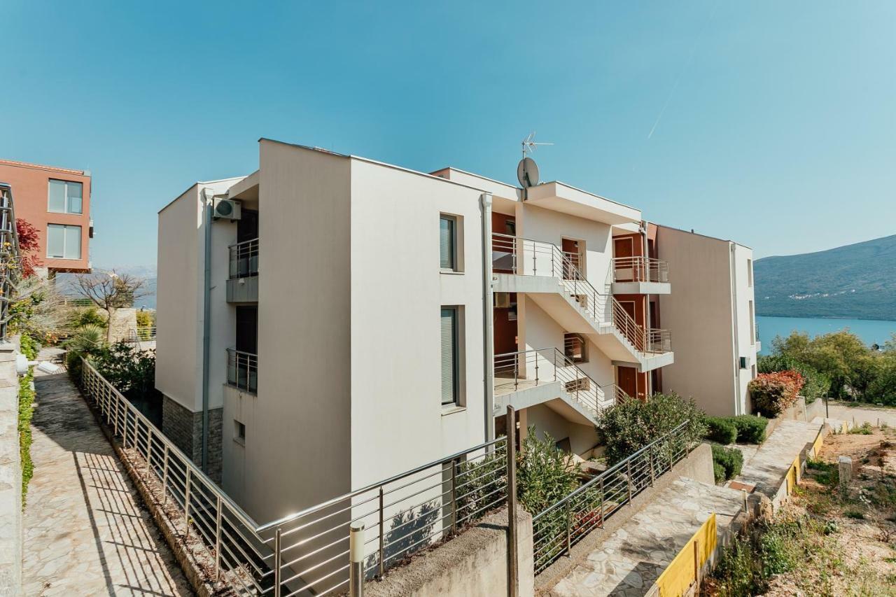 Acacia Hill A3 Apartment Thenovici Exterior photo